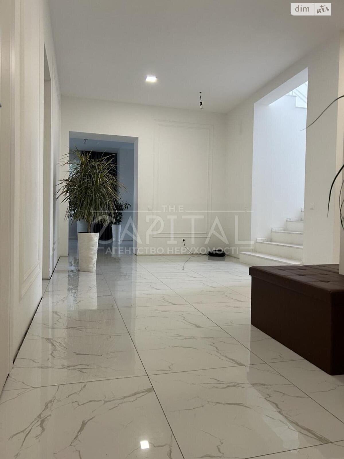 двоповерховий будинок з гаражем, 238 кв. м, кирпич. Здається помісячно в Гатне фото 1