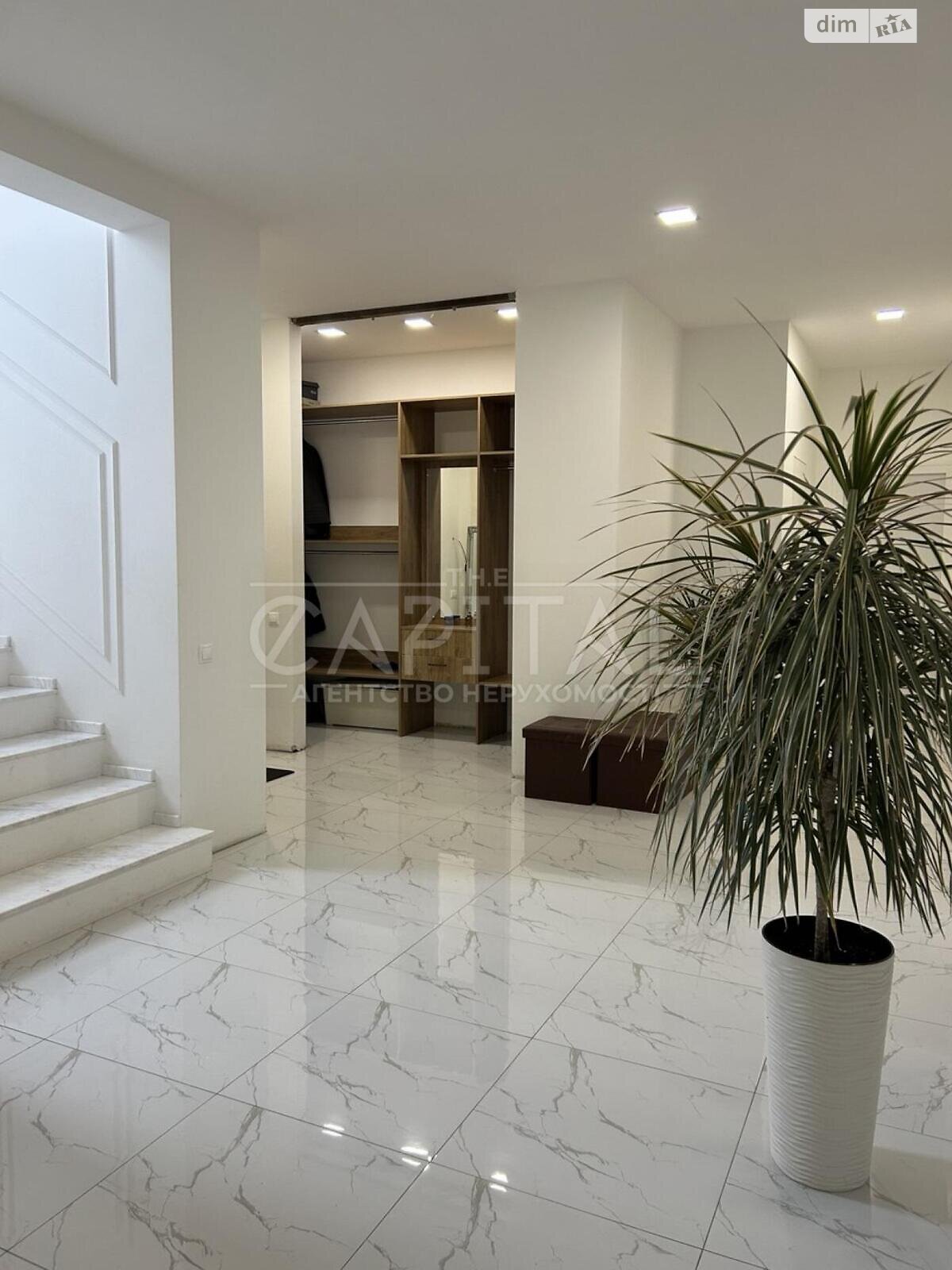 двоповерховий будинок з гаражем, 238 кв. м, кирпич. Здається помісячно в Гатне фото 1