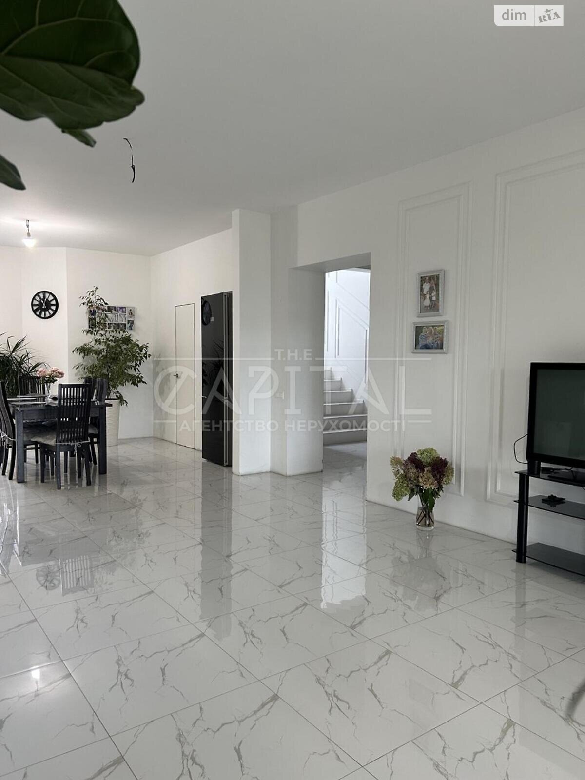 двоповерховий будинок з гаражем, 238 кв. м, кирпич. Здається помісячно в Гатне фото 1