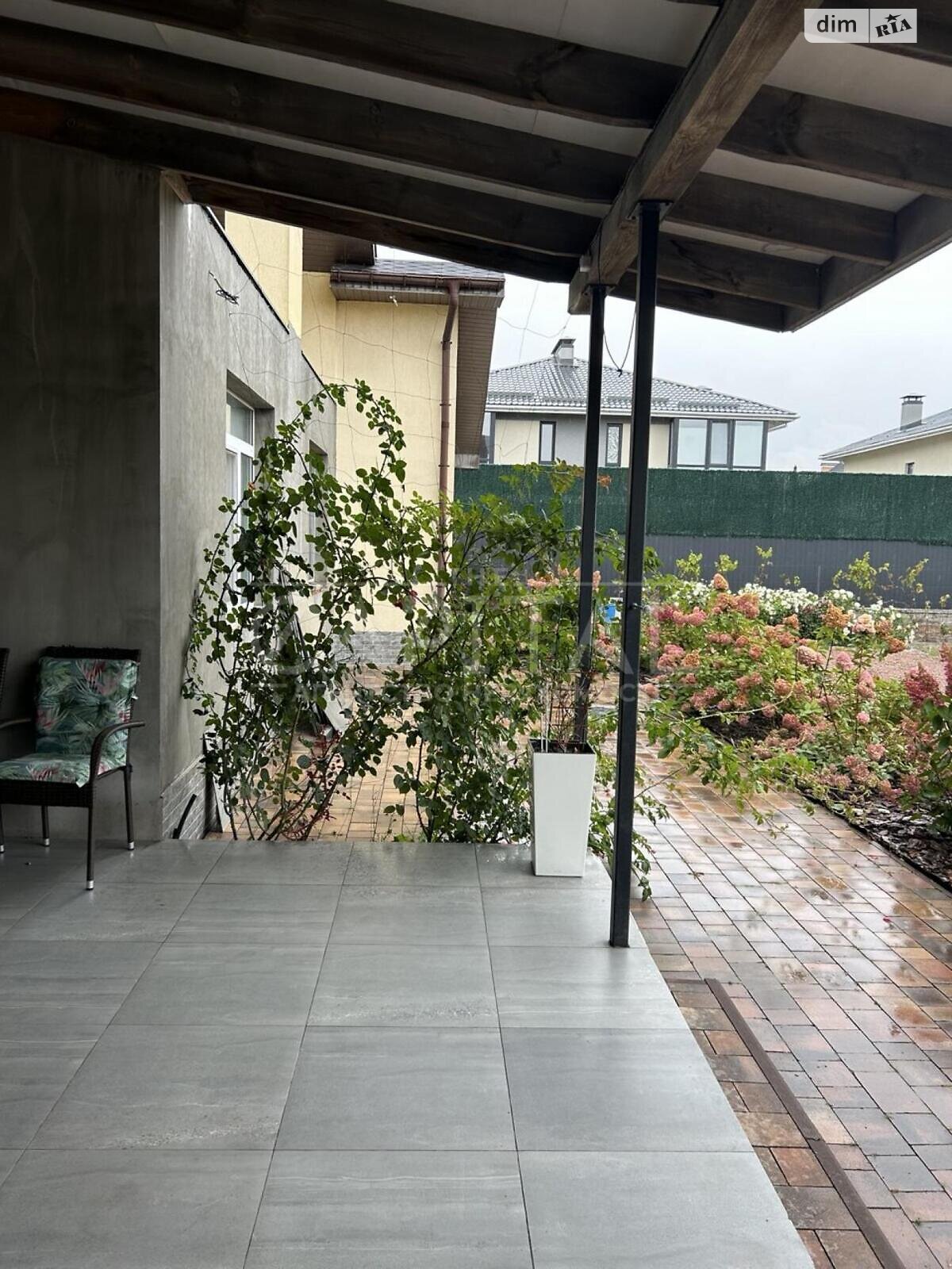 двоповерховий будинок з гаражем, 238 кв. м, кирпич. Здається помісячно в Гатне фото 1