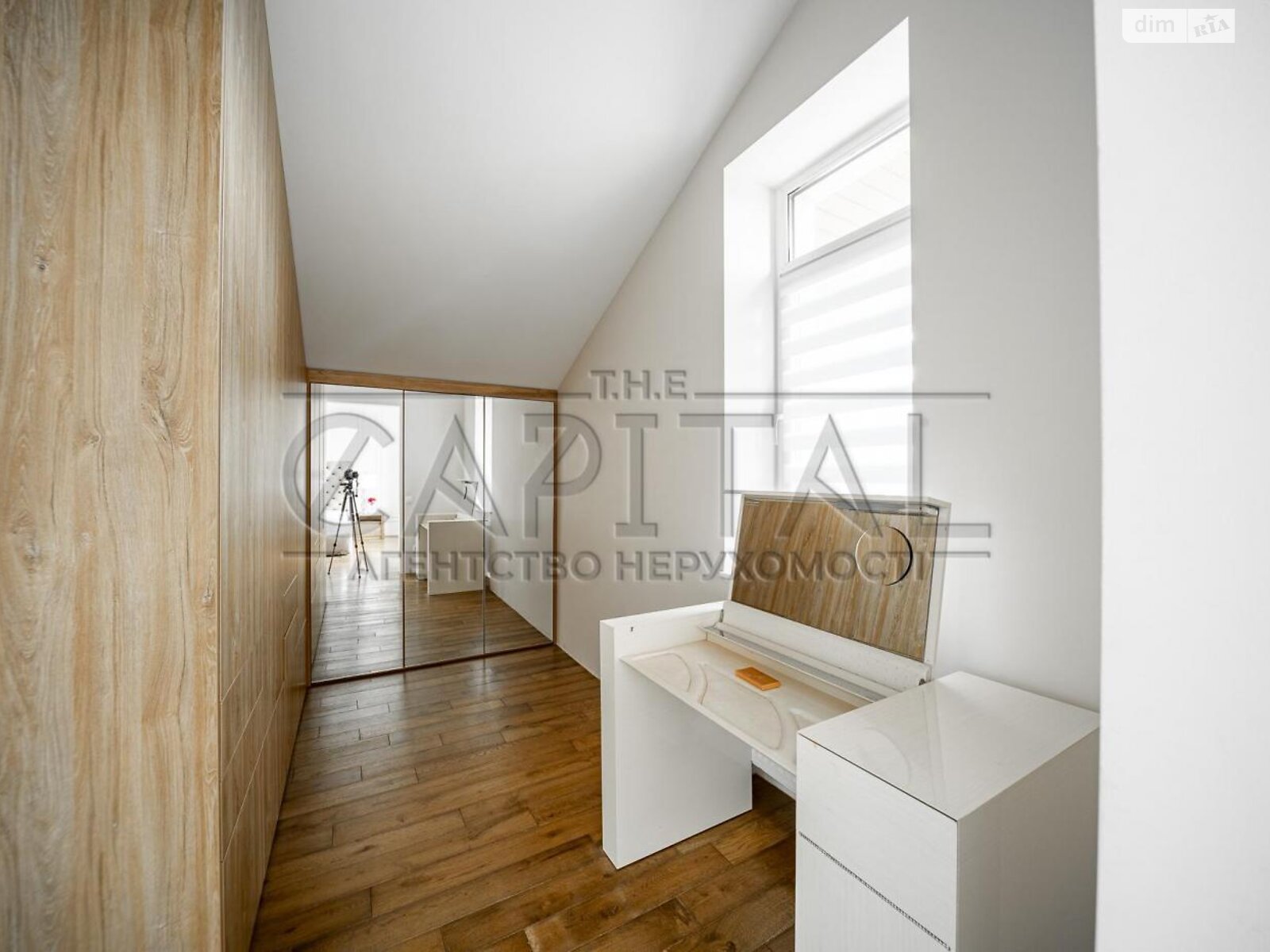 двоповерховий будинок з гаражем, 238 кв. м, кирпич. Здається помісячно в Гатне фото 1