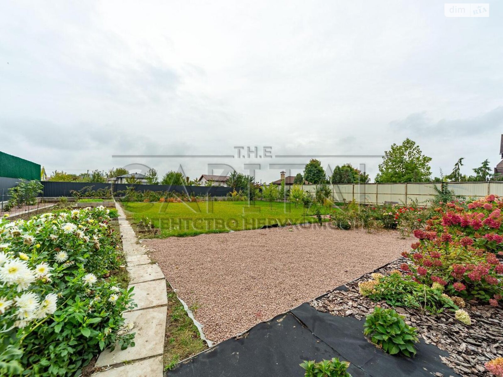 двоповерховий будинок з гаражем, 238 кв. м, кирпич. Здається помісячно в Гатне фото 1