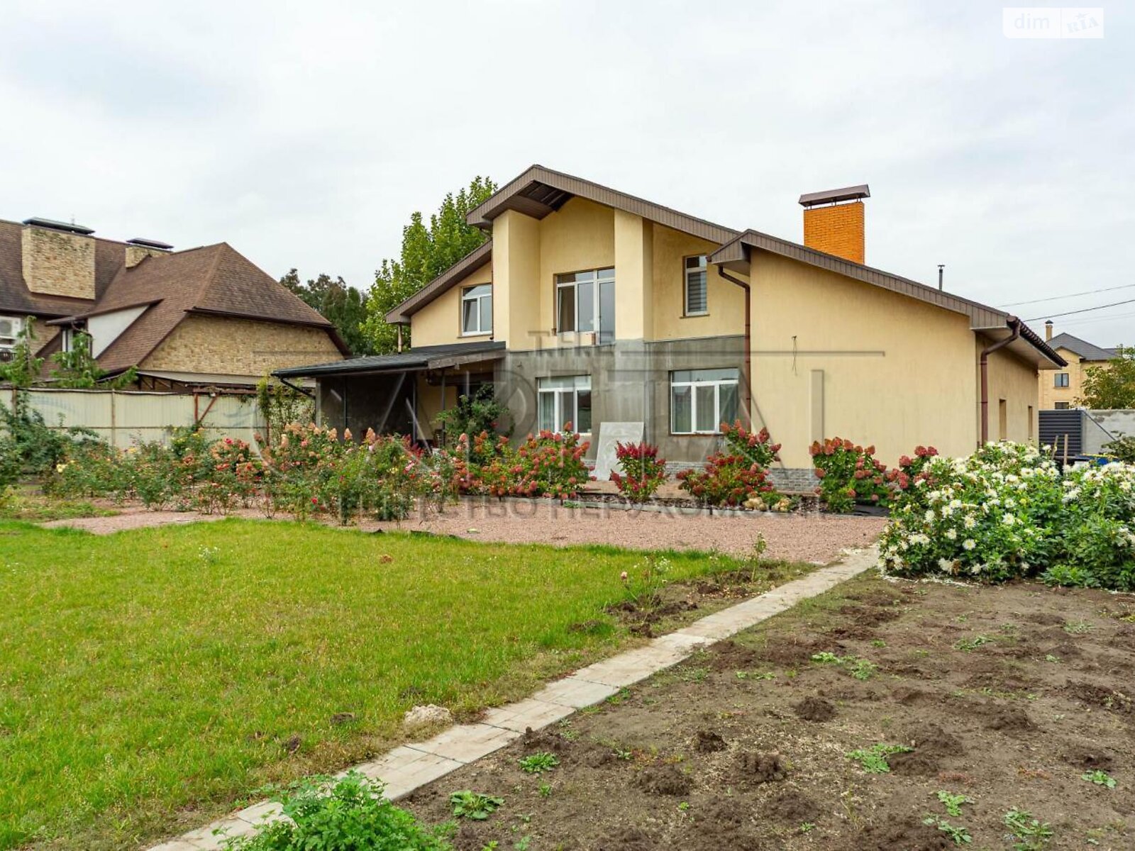 двоповерховий будинок з гаражем, 238 кв. м, кирпич. Здається помісячно в Гатне фото 1