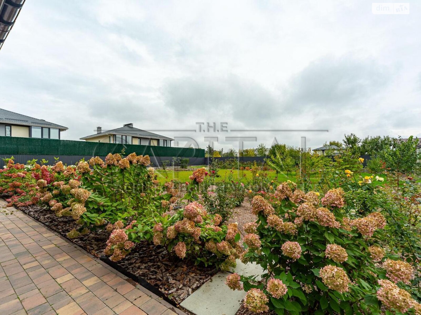 двоповерховий будинок з гаражем, 238 кв. м, кирпич. Здається помісячно в Гатне фото 1