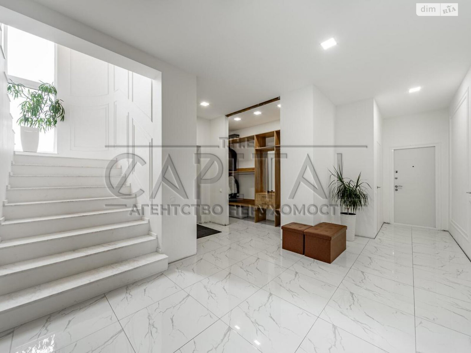 двоповерховий будинок з гаражем, 238 кв. м, кирпич. Здається помісячно в Гатне фото 1