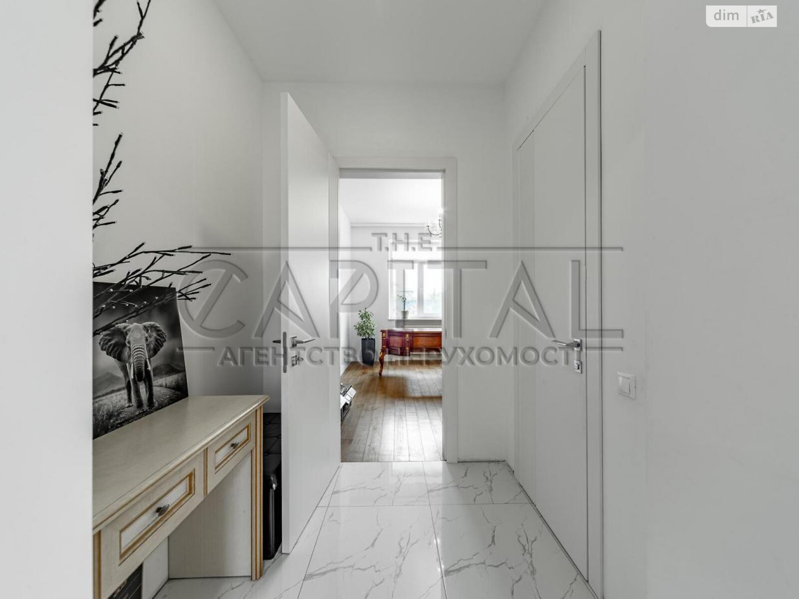 двоповерховий будинок з гаражем, 238 кв. м, кирпич. Здається помісячно в Гатне фото 1