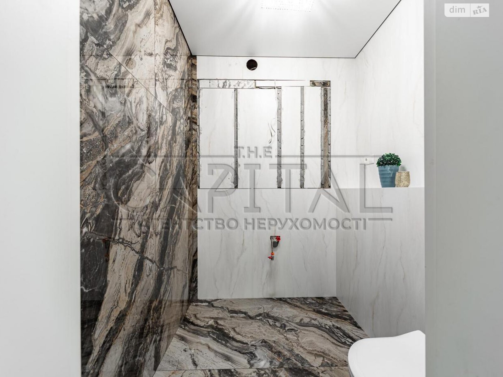 двоповерховий будинок з гаражем, 238 кв. м, кирпич. Здається помісячно в Гатне фото 1