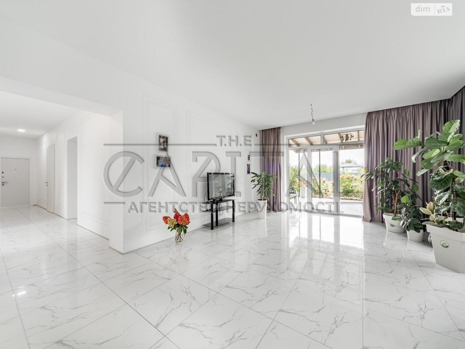 двоповерховий будинок з гаражем, 238 кв. м, кирпич. Здається помісячно в Гатне фото 1