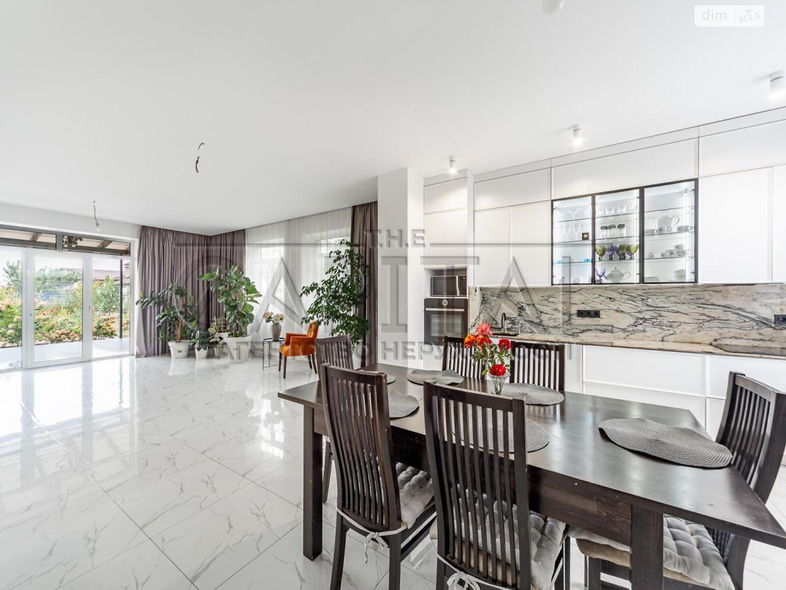 двоповерховий будинок з гаражем, 238 кв. м, кирпич. Здається помісячно в Гатне фото 1