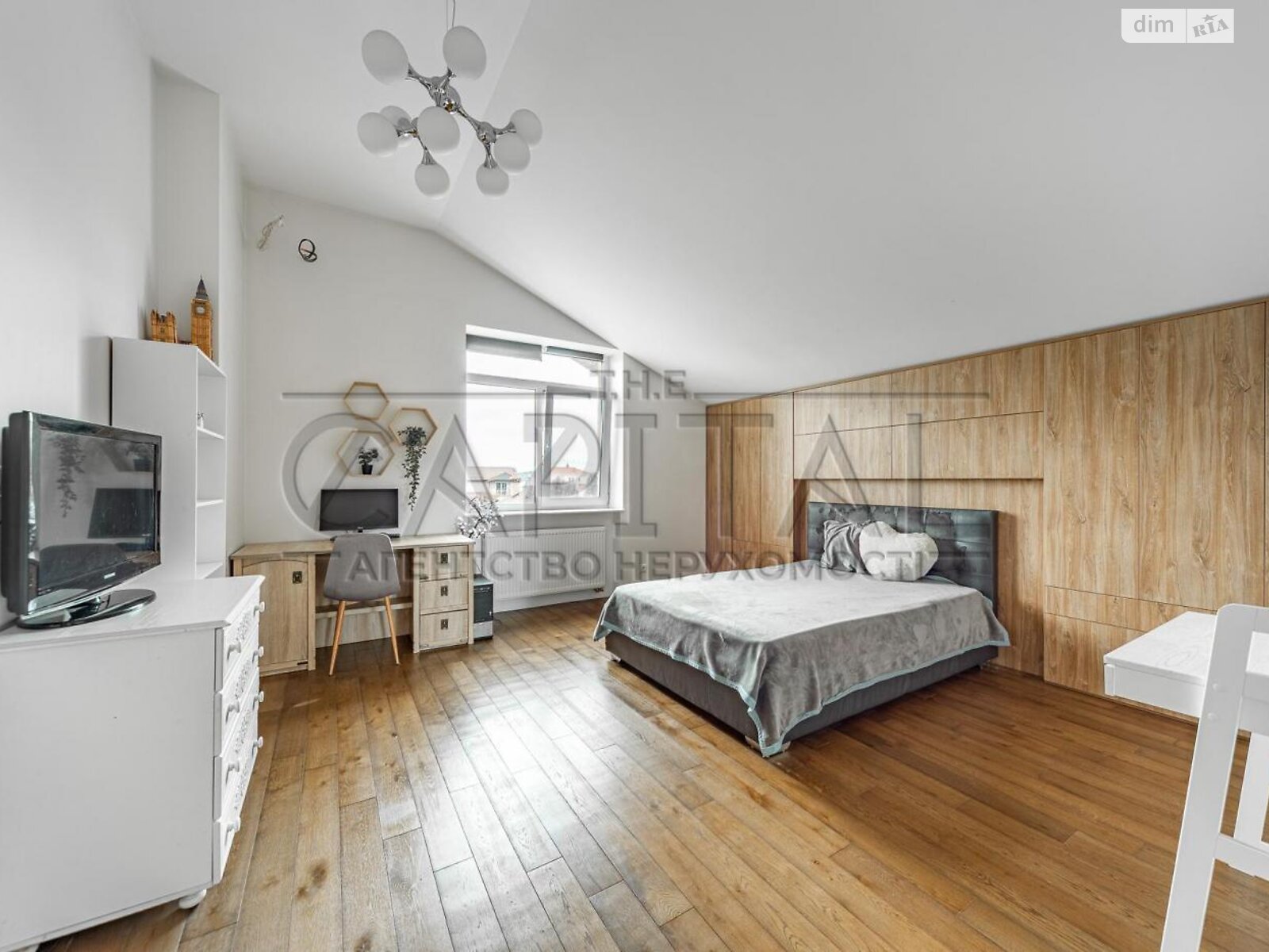 двоповерховий будинок з гаражем, 238 кв. м, кирпич. Здається помісячно в Гатне фото 1