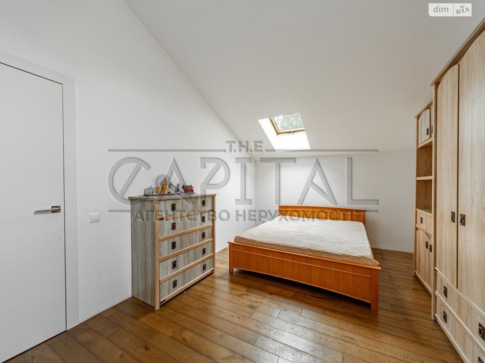 двоповерховий будинок з гаражем, 238 кв. м, кирпич. Здається помісячно в Гатне фото 1