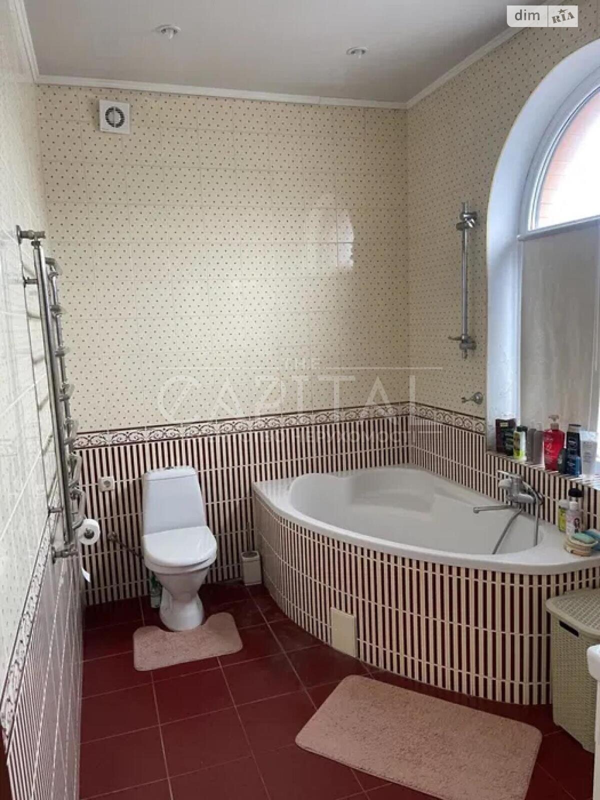 двухэтажный дом с гаражом, 177 кв. м, кирпич. Сдается помесячно в Гатном фото 1