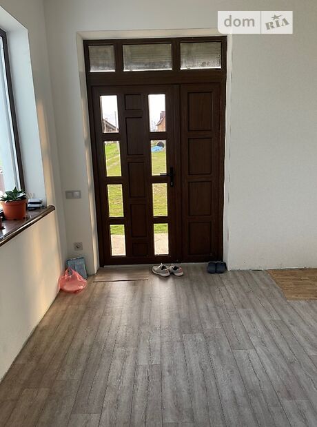двухэтажный дом с балконом, 330 кв. м, газобетон. Сдается помесячно в село Острица, Черновицкая обл. фото 1 двухэтажный дом с балконом, 330 кв. м, газобетон. Сдается помесячно в село Острица, Черновицкая обл. фото 1