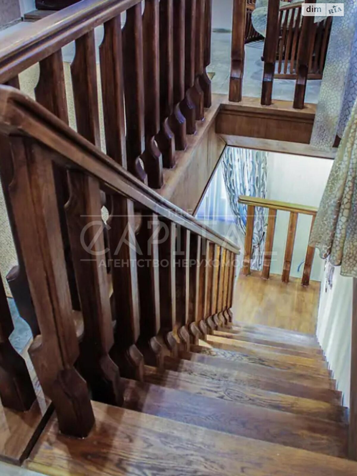 трехэтажный дом, 350 кв. м, кирпич. Сдается помесячно в Гнедине фото 1 трехэтажный дом, 350 кв. м, кирпич. Сдается помесячно в Гнедине фото 1