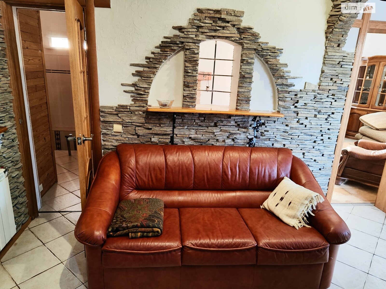 двухэтажный дом с верандой, 109 кв. м, кирпич. Сдается помесячно в Гнедине фото 1