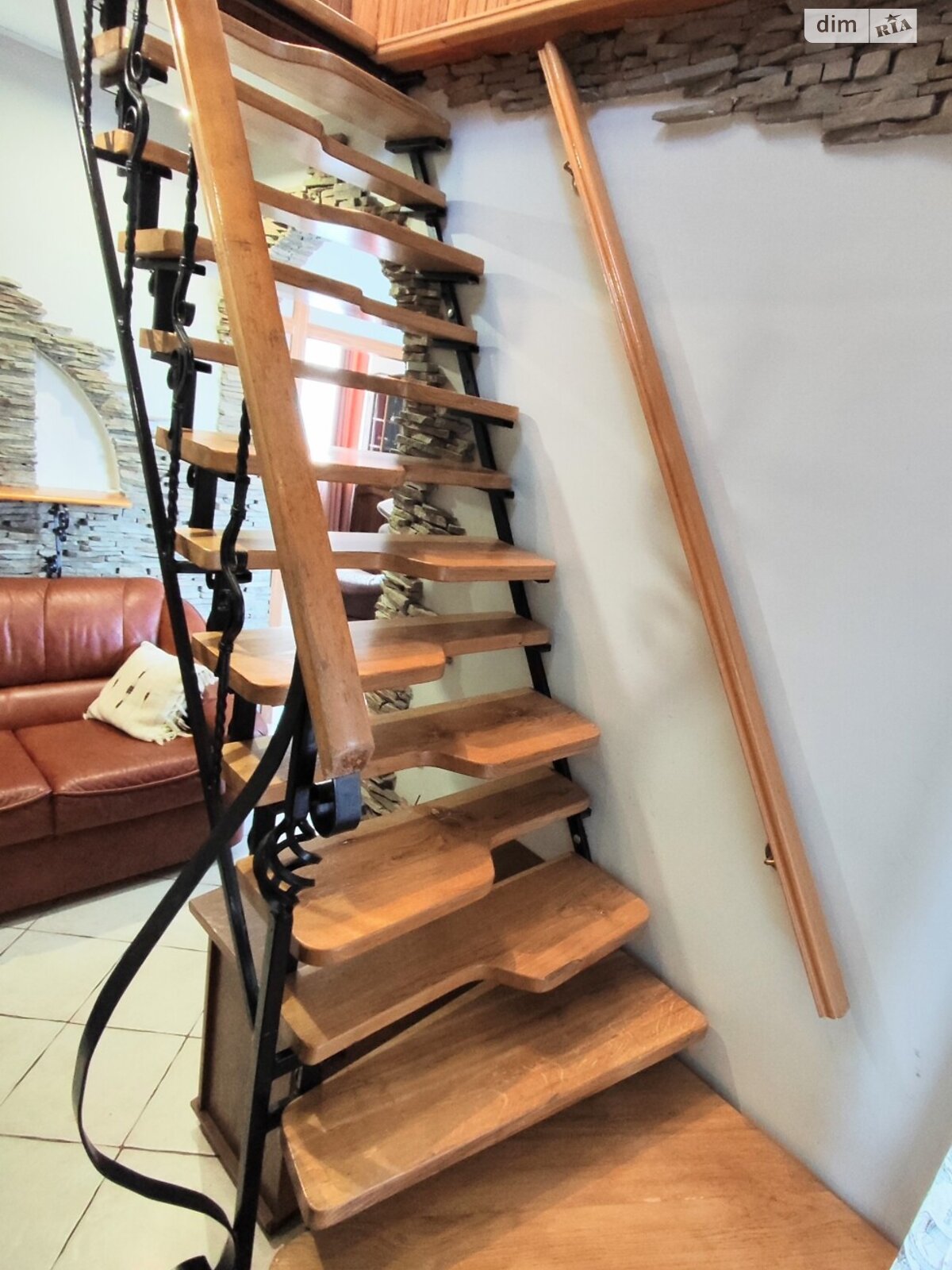 двухэтажный дом с верандой, 109 кв. м, кирпич. Сдается помесячно в Гнедине фото 1