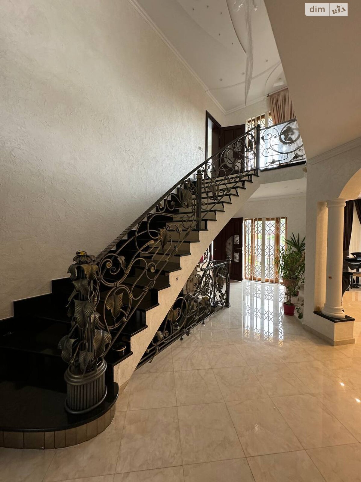 двоповерховий будинок з гаражем, 316 кв. м, цегла. Здається помісячно в Годилові фото 1