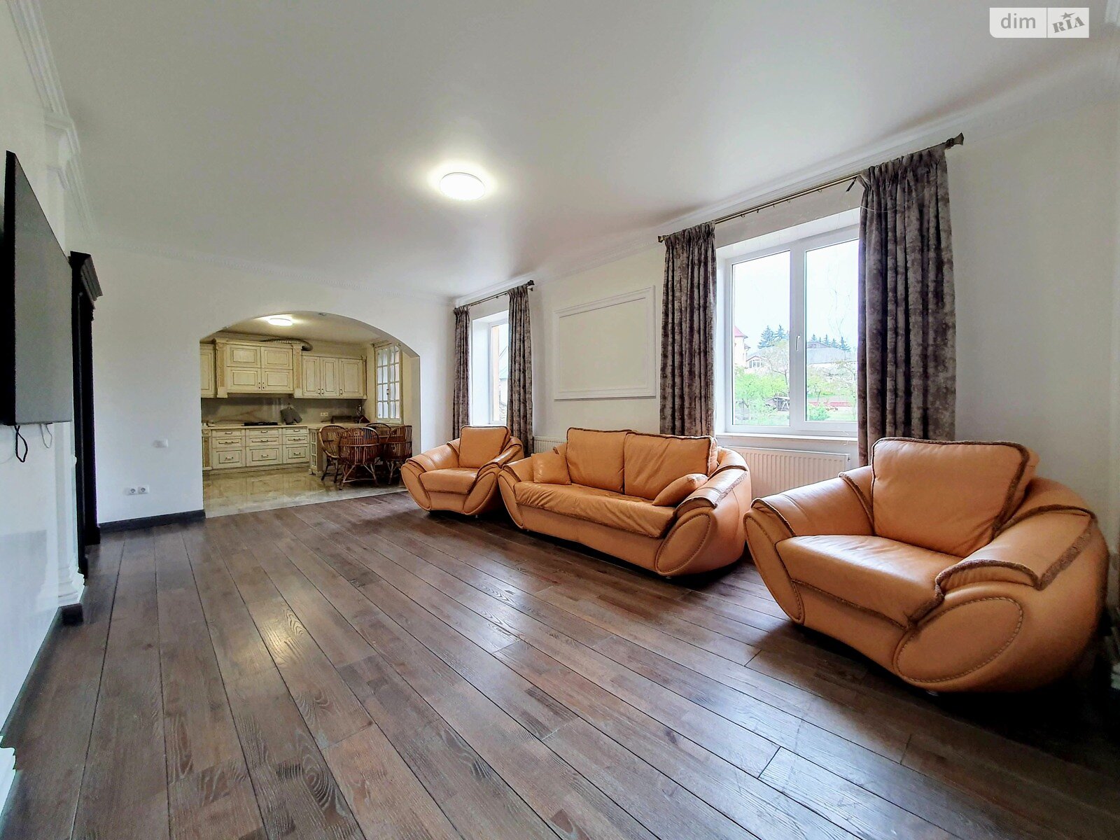 двухэтажный дом с гаражом, 200 кв. м, кирпич. Сдается помесячно в Годилове фото 1