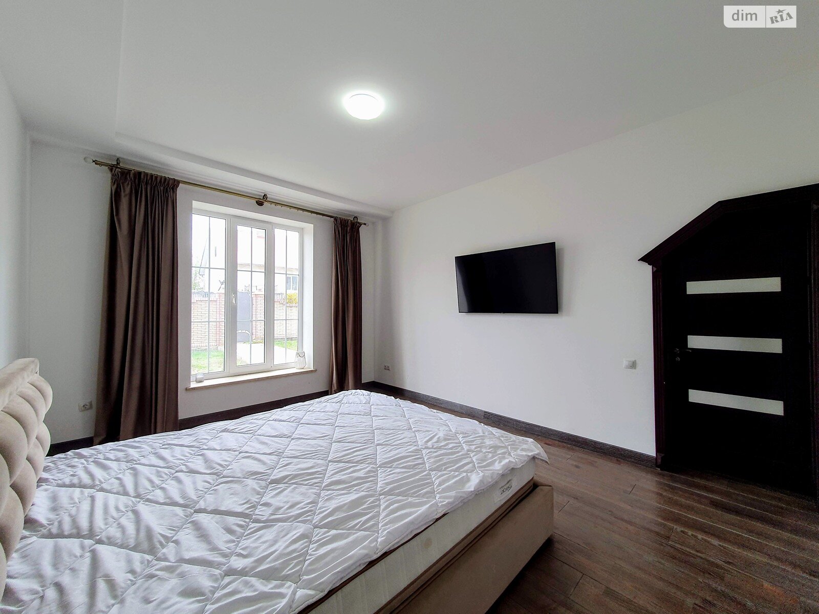 двухэтажный дом с гаражом, 200 кв. м, кирпич. Сдается помесячно в Годилове фото 1