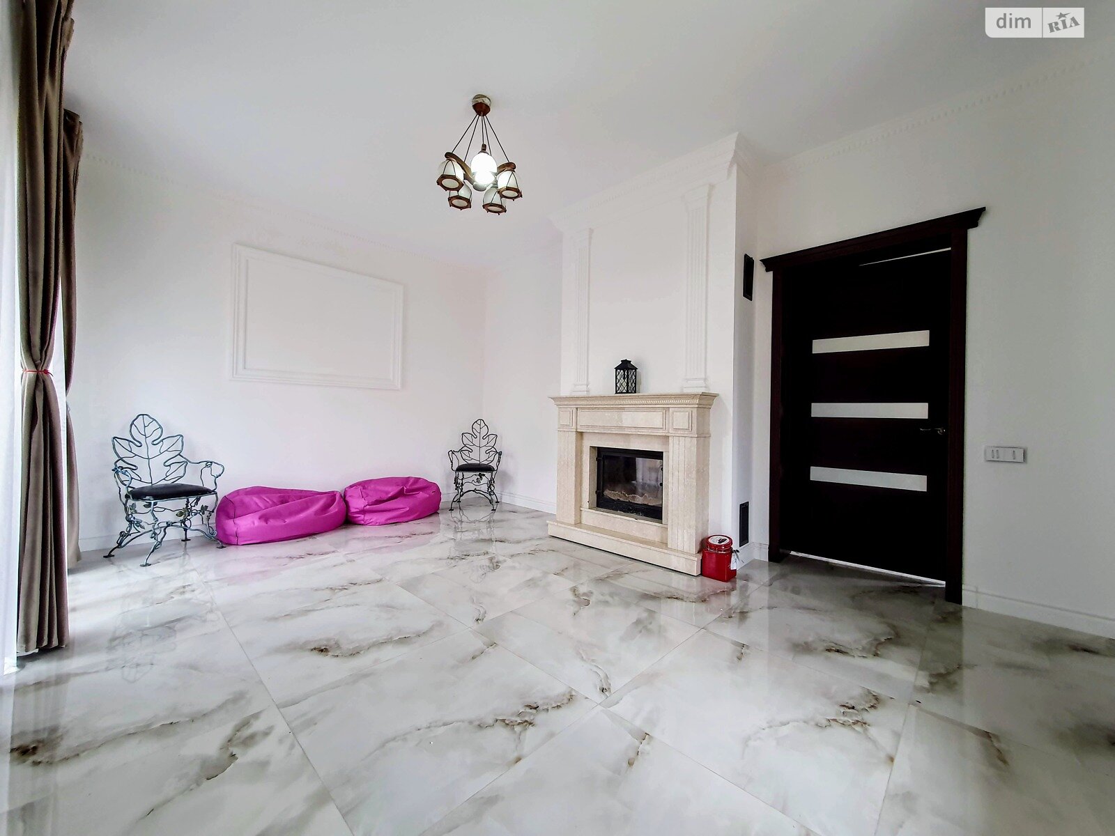 двухэтажный дом с гаражом, 200 кв. м, кирпич. Сдается помесячно в Годилове фото 1