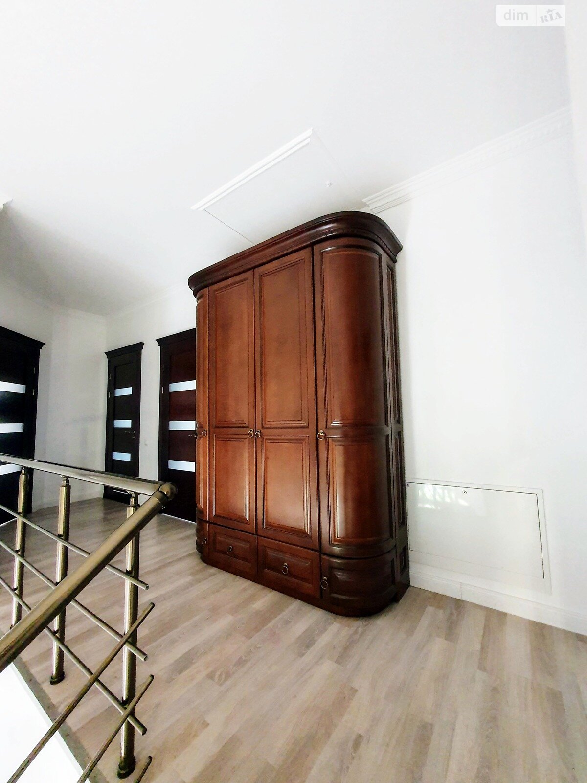 двухэтажный дом с гаражом, 200 кв. м, кирпич. Сдается помесячно в Годилове фото 1