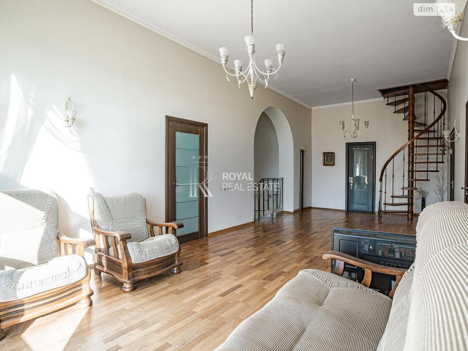 двоповерховий будинок з верандою, 464 кв. м, кирпич. Здається помісячно в Гореничах фото 1