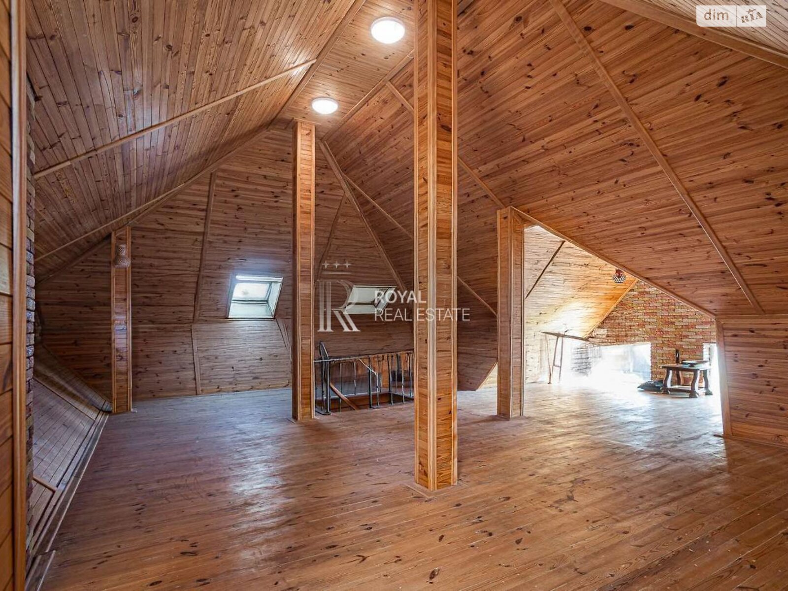 двоповерховий будинок з верандою, 464 кв. м, кирпич. Здається помісячно в Гореничах фото 1