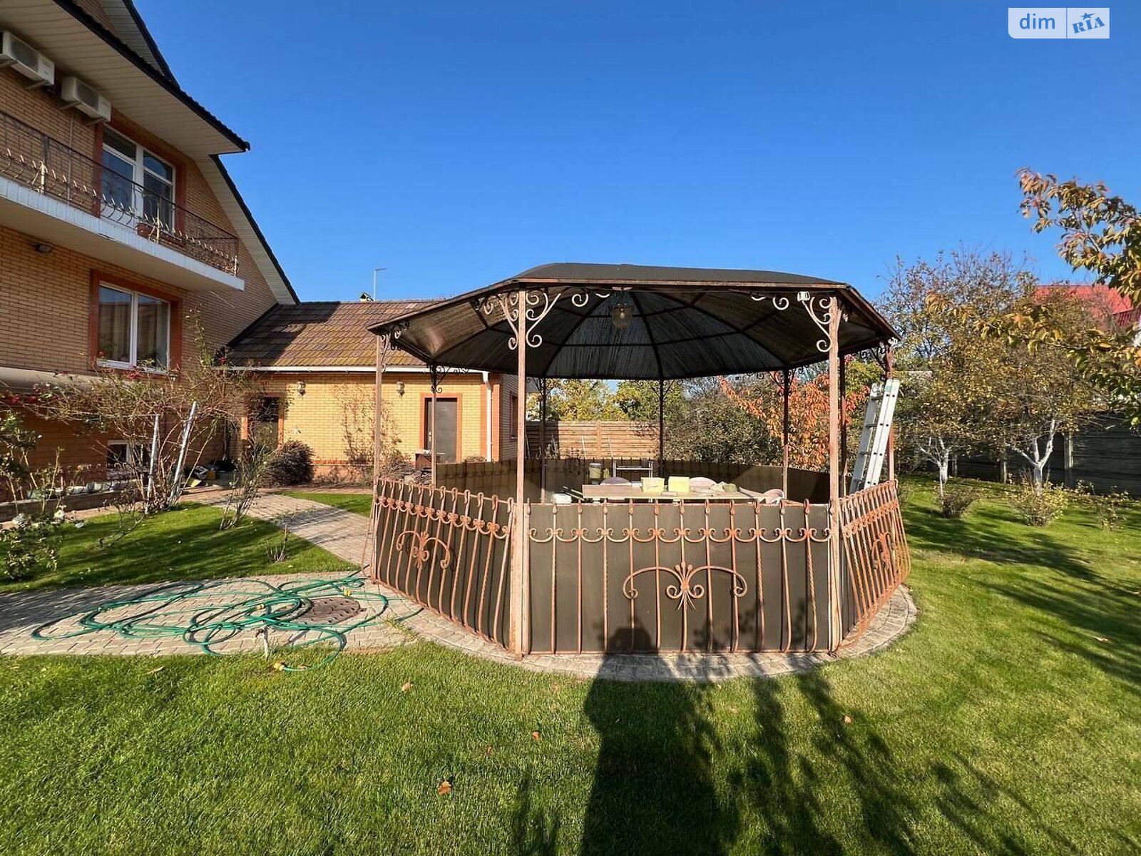 двухэтажный дом с гаражом, 160.8 кв. м, кирпич. Сдается помесячно в Гостомеле фото 1 двухэтажный дом с гаражом, 160.8 кв. м, кирпич. Сдается помесячно в Гостомеле фото 1