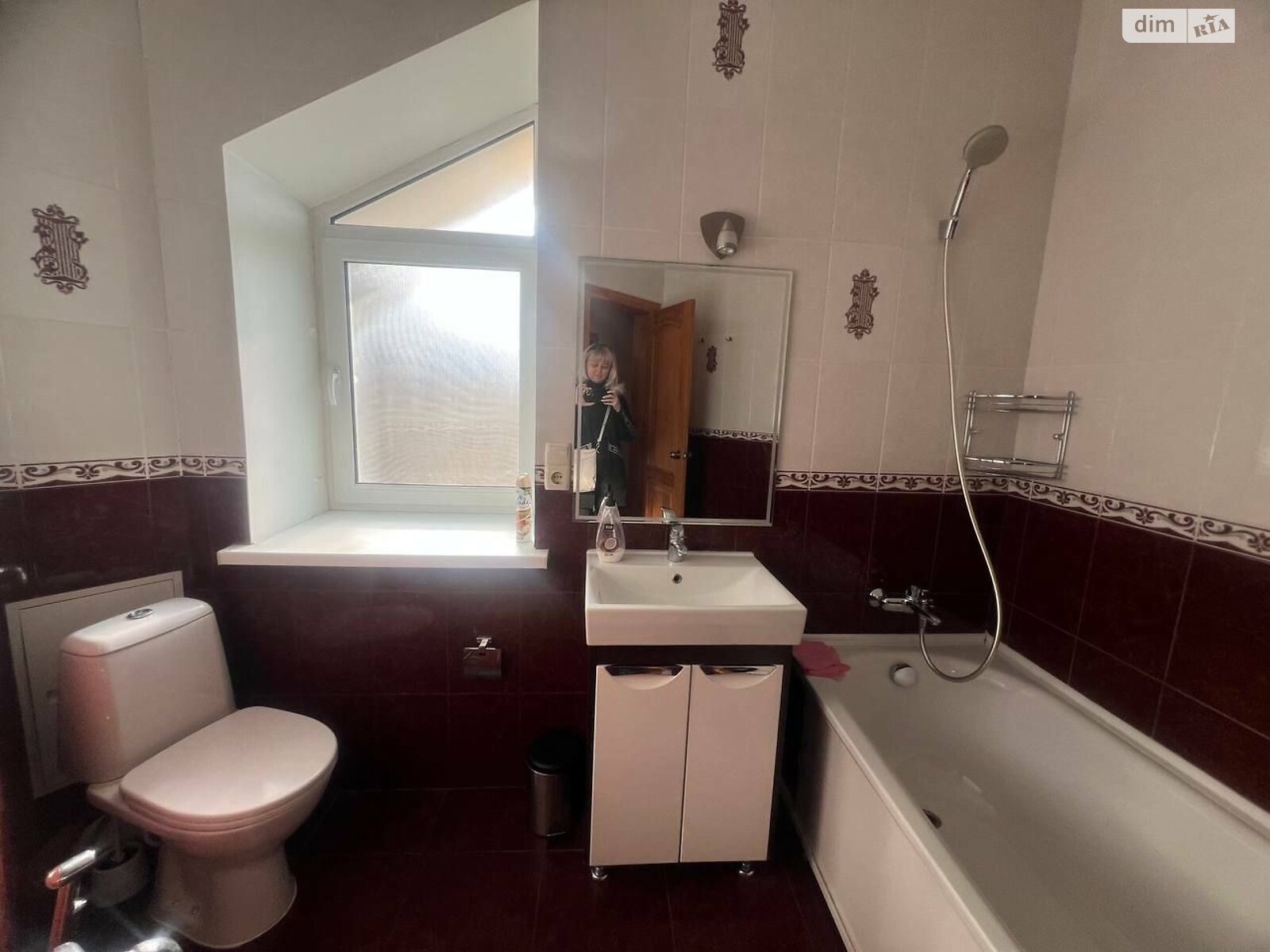 двухэтажный дом с гаражом, 160.8 кв. м, кирпич. Сдается помесячно в Гостомеле фото 1 двухэтажный дом с гаражом, 160.8 кв. м, кирпич. Сдается помесячно в Гостомеле фото 1