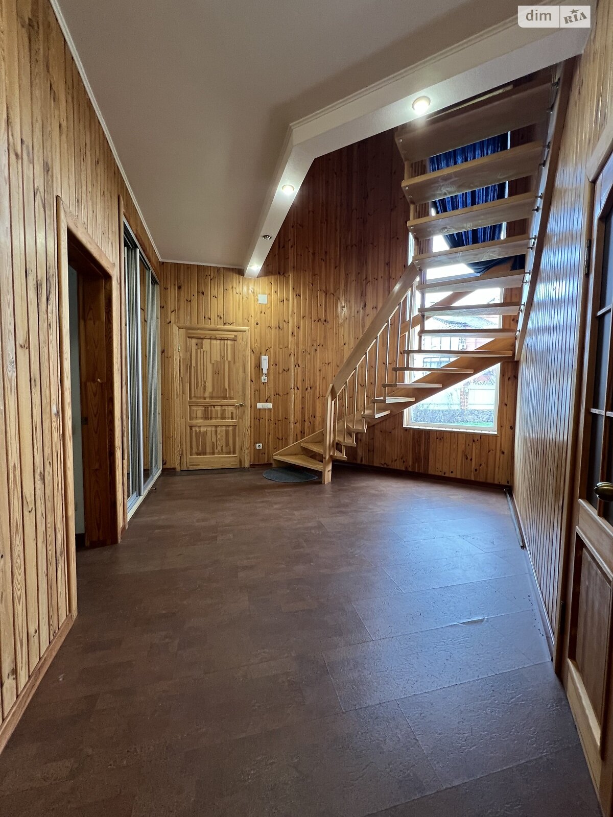 двухэтажный дом с гаражом, 160.8 кв. м, кирпич. Сдается помесячно в Гостомеле фото 1 двухэтажный дом с гаражом, 160.8 кв. м, кирпич. Сдается помесячно в Гостомеле фото 1