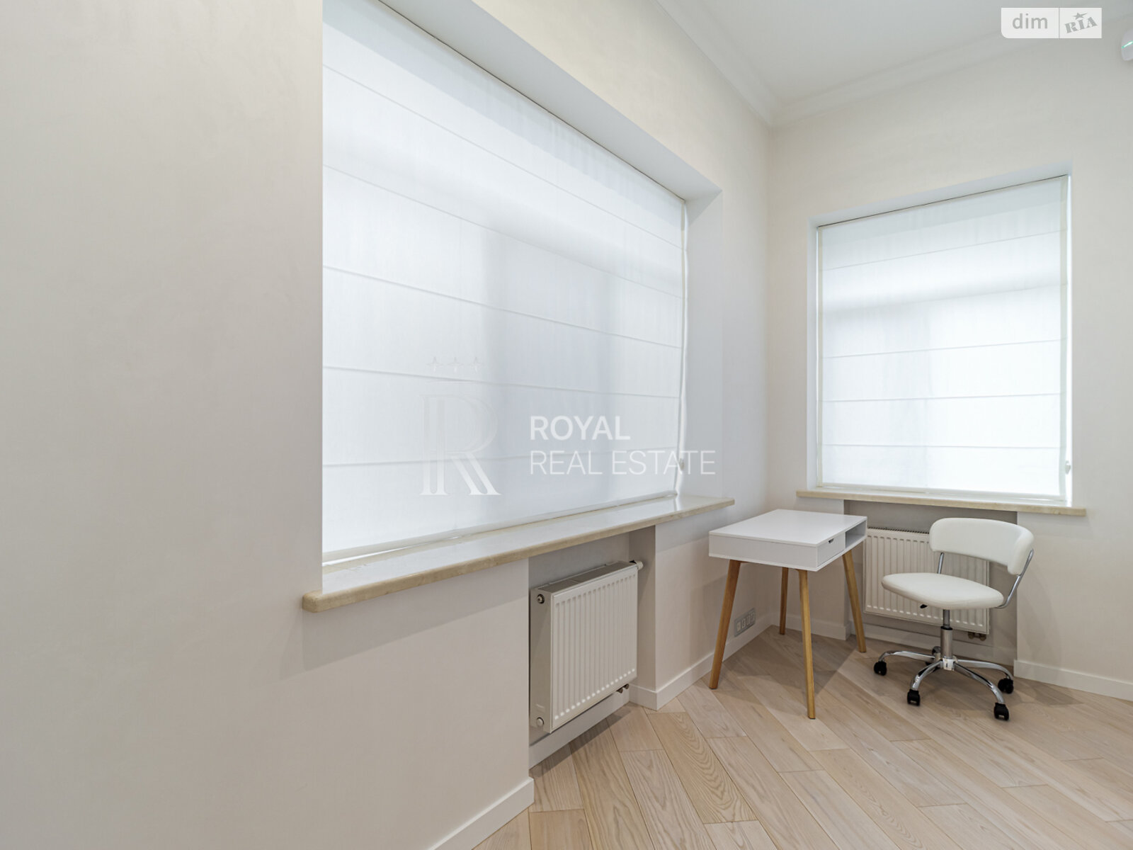 двухэтажный дом с верандой, 1000 кв. м, кирпич. Сдается помесячно в Гостомеле фото 1