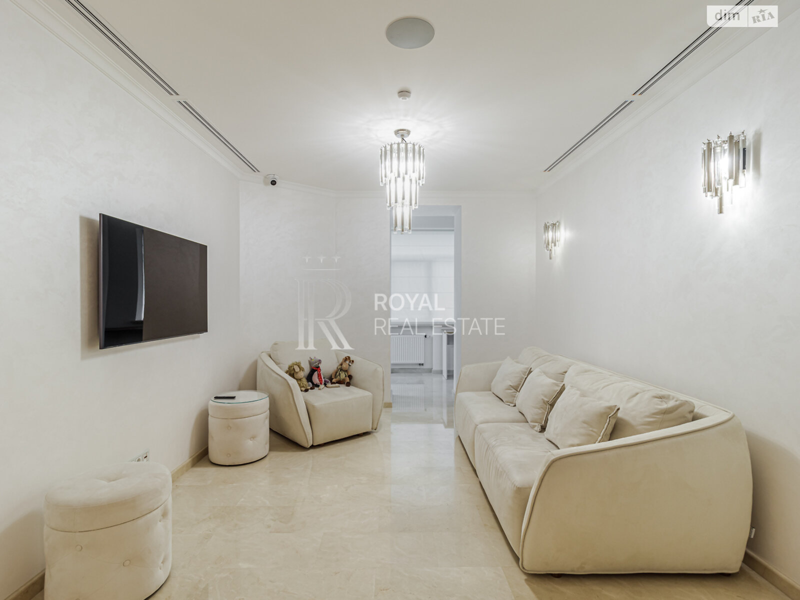 двухэтажный дом с верандой, 1000 кв. м, кирпич. Сдается помесячно в Гостомеле фото 1