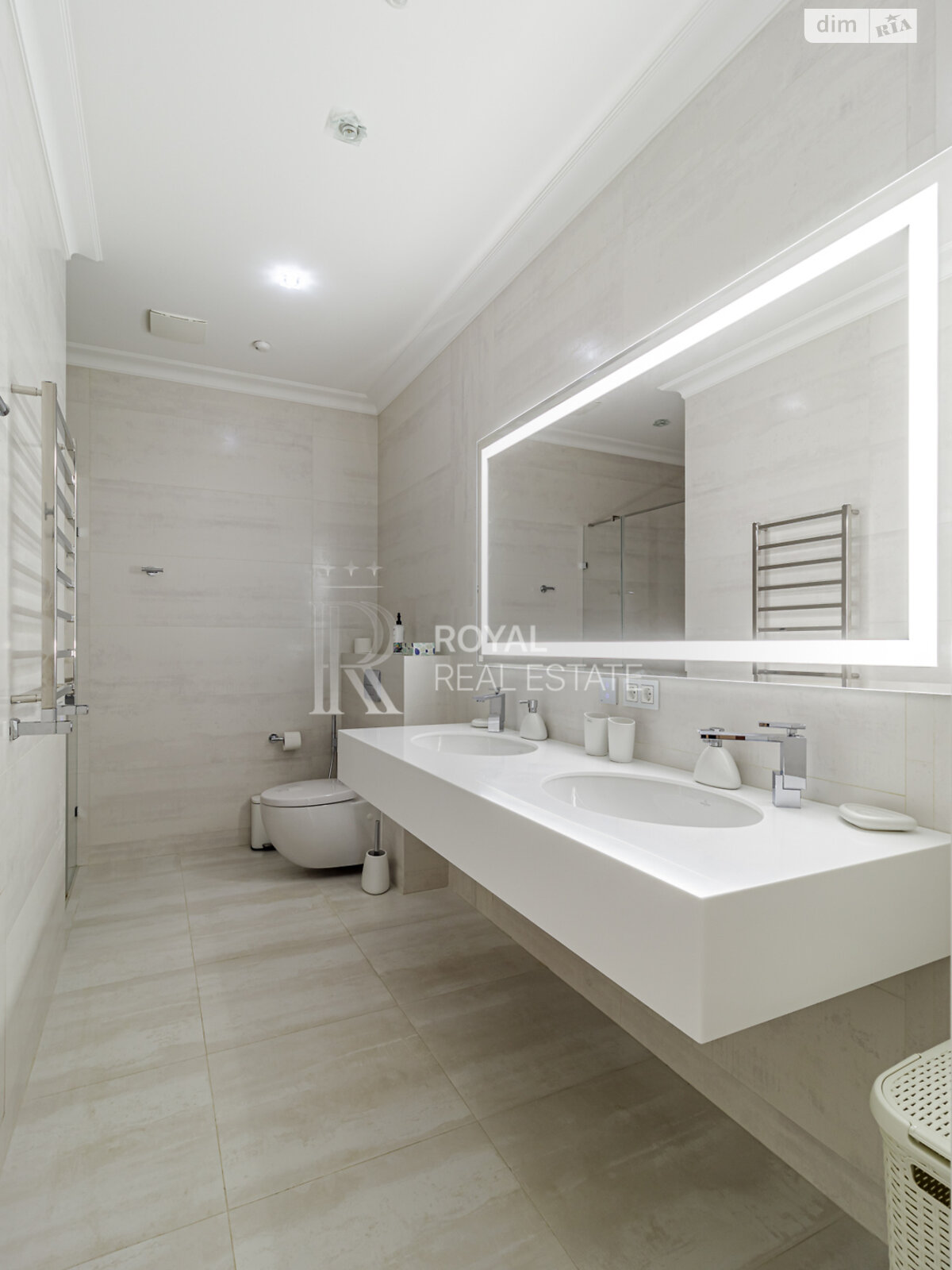 двухэтажный дом с верандой, 1000 кв. м, кирпич. Сдается помесячно в Гостомеле фото 1