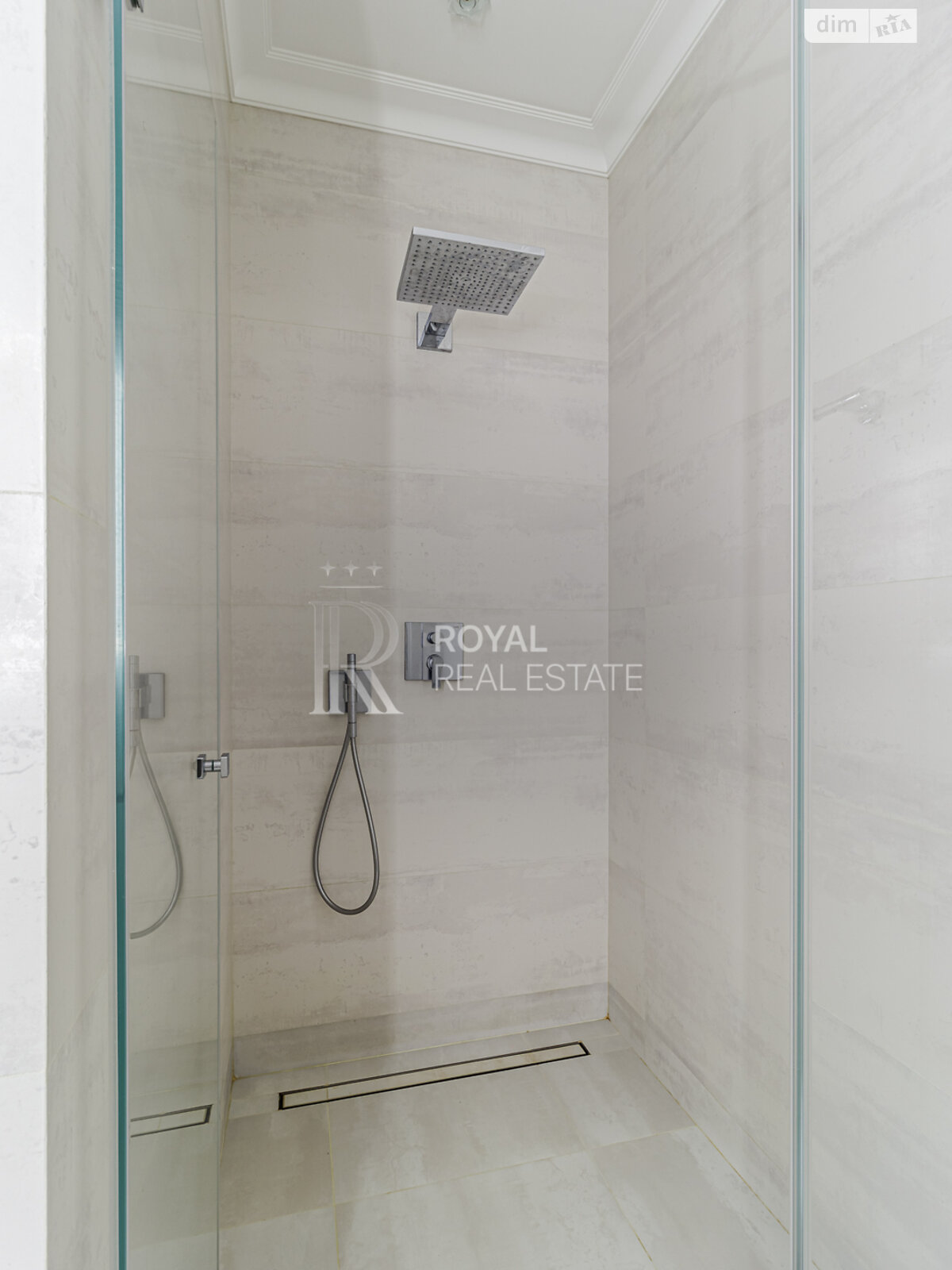 двухэтажный дом с верандой, 1000 кв. м, кирпич. Сдается помесячно в Гостомеле фото 1