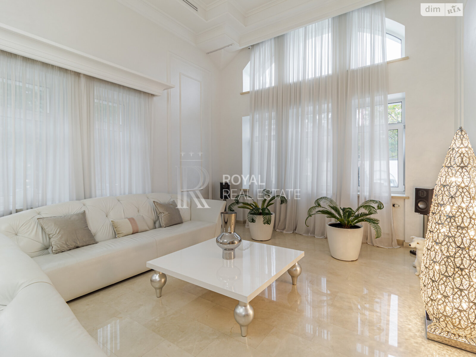 двухэтажный дом с верандой, 1000 кв. м, кирпич. Сдается помесячно в Гостомеле фото 1