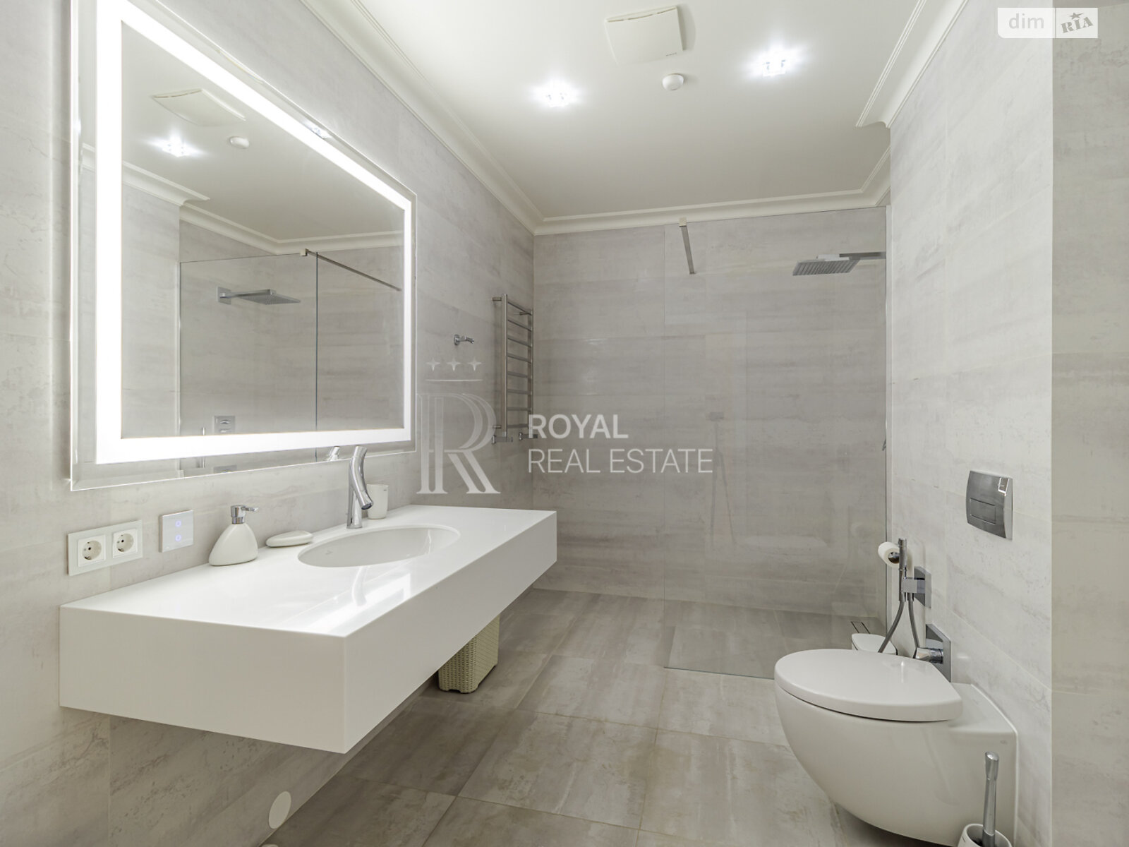 двухэтажный дом с верандой, 1000 кв. м, кирпич. Сдается помесячно в Гостомеле фото 1