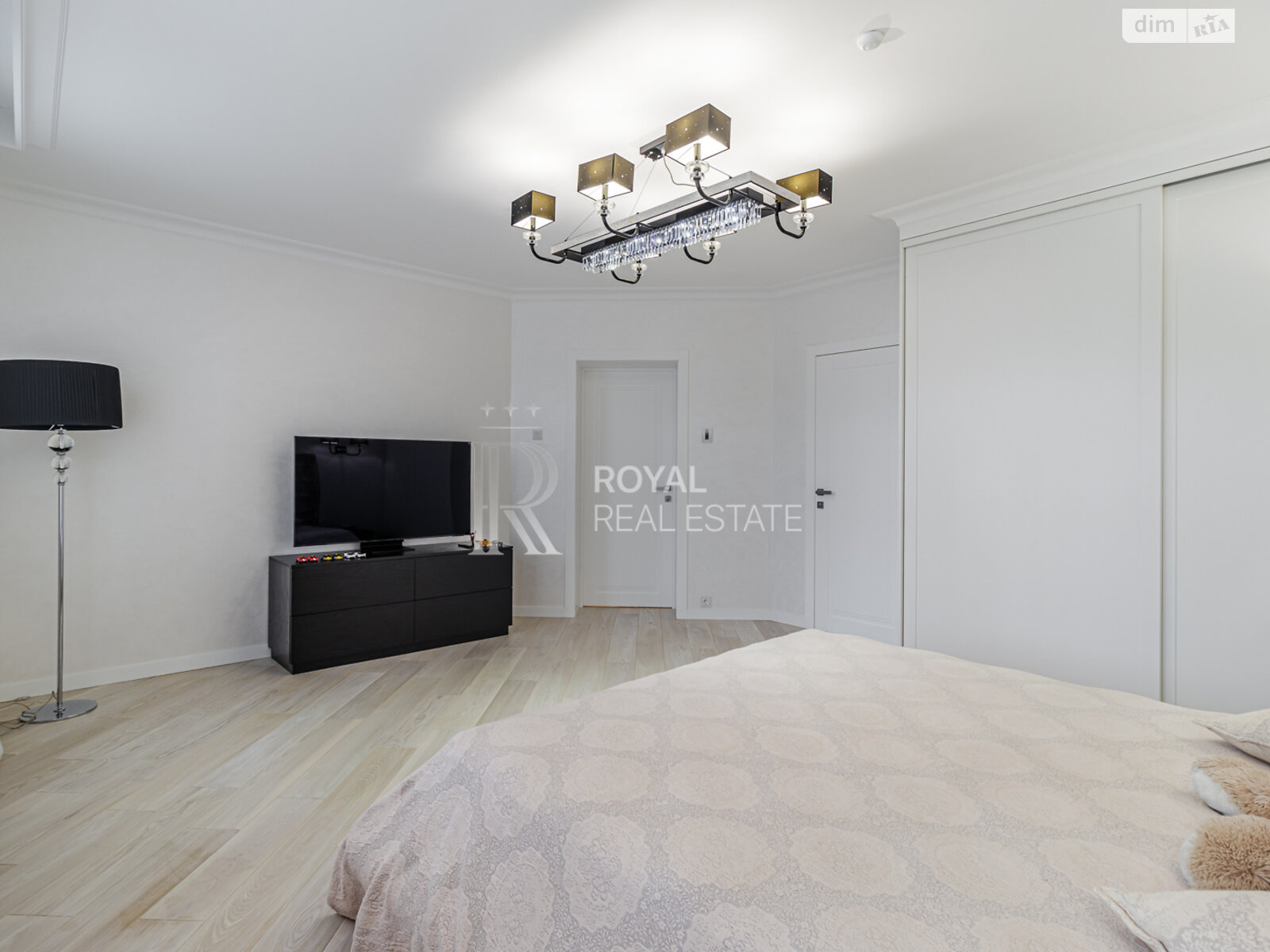 двухэтажный дом с верандой, 1000 кв. м, кирпич. Сдается помесячно в Гостомеле фото 1