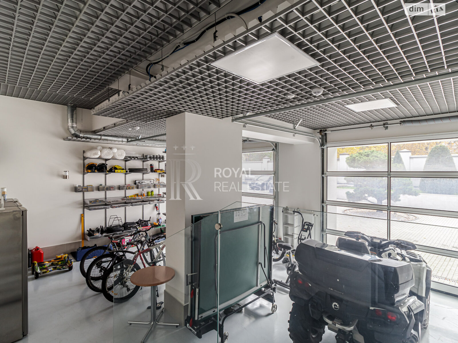 двухэтажный дом с верандой, 1000 кв. м, кирпич. Сдается помесячно в Гостомеле фото 1