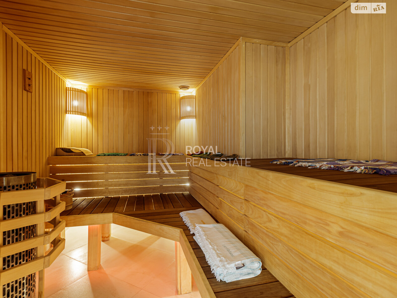 двухэтажный дом с верандой, 1000 кв. м, кирпич. Сдается помесячно в Гостомеле фото 1