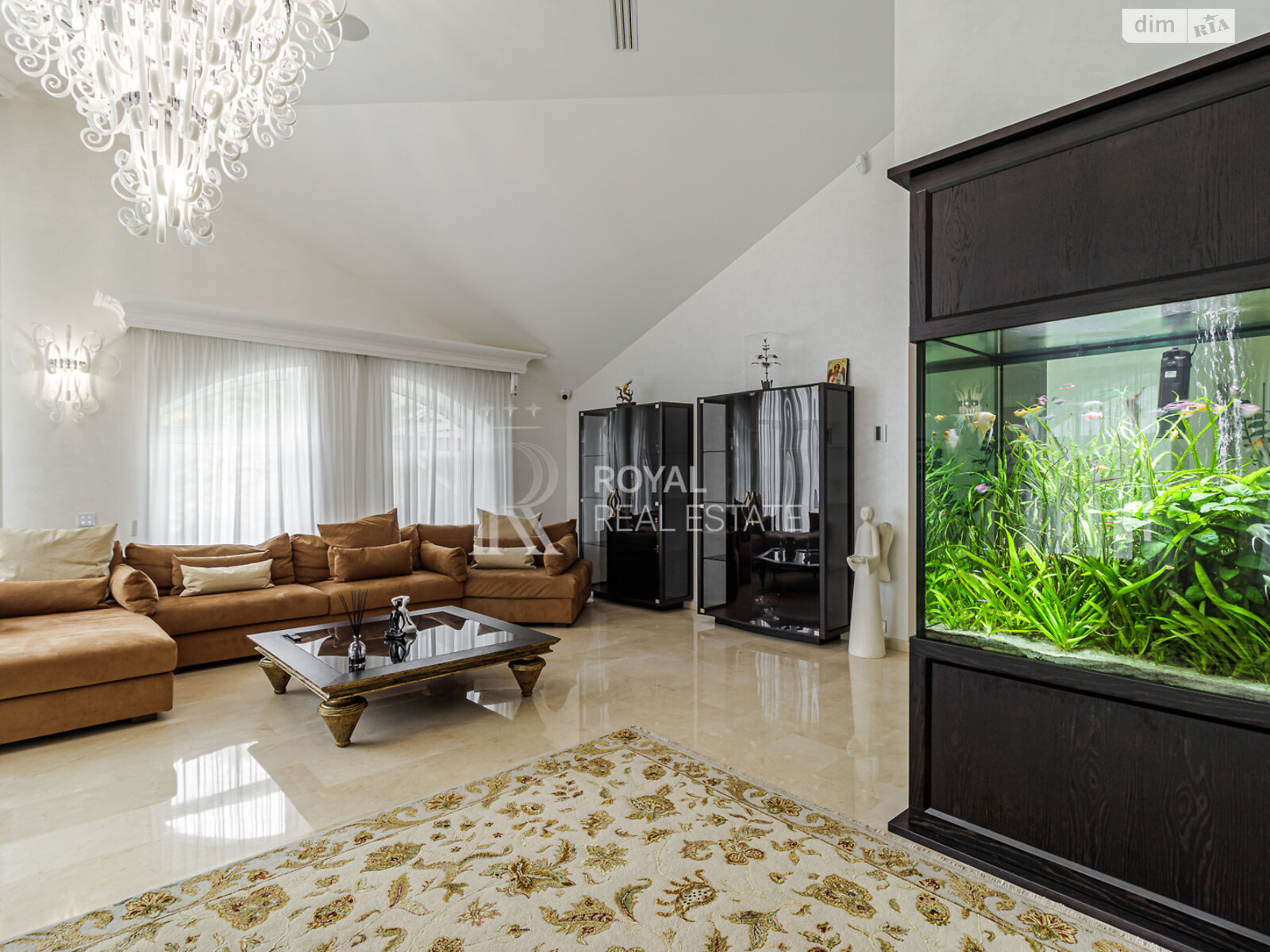 двухэтажный дом с верандой, 1000 кв. м, кирпич. Сдается помесячно в Гостомеле фото 1