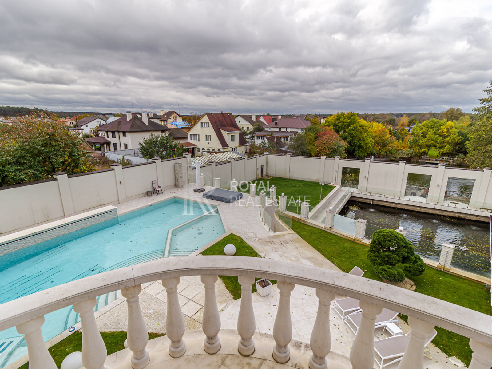 двухэтажный дом с верандой, 1000 кв. м, кирпич. Сдается помесячно в Гостомеле фото 1