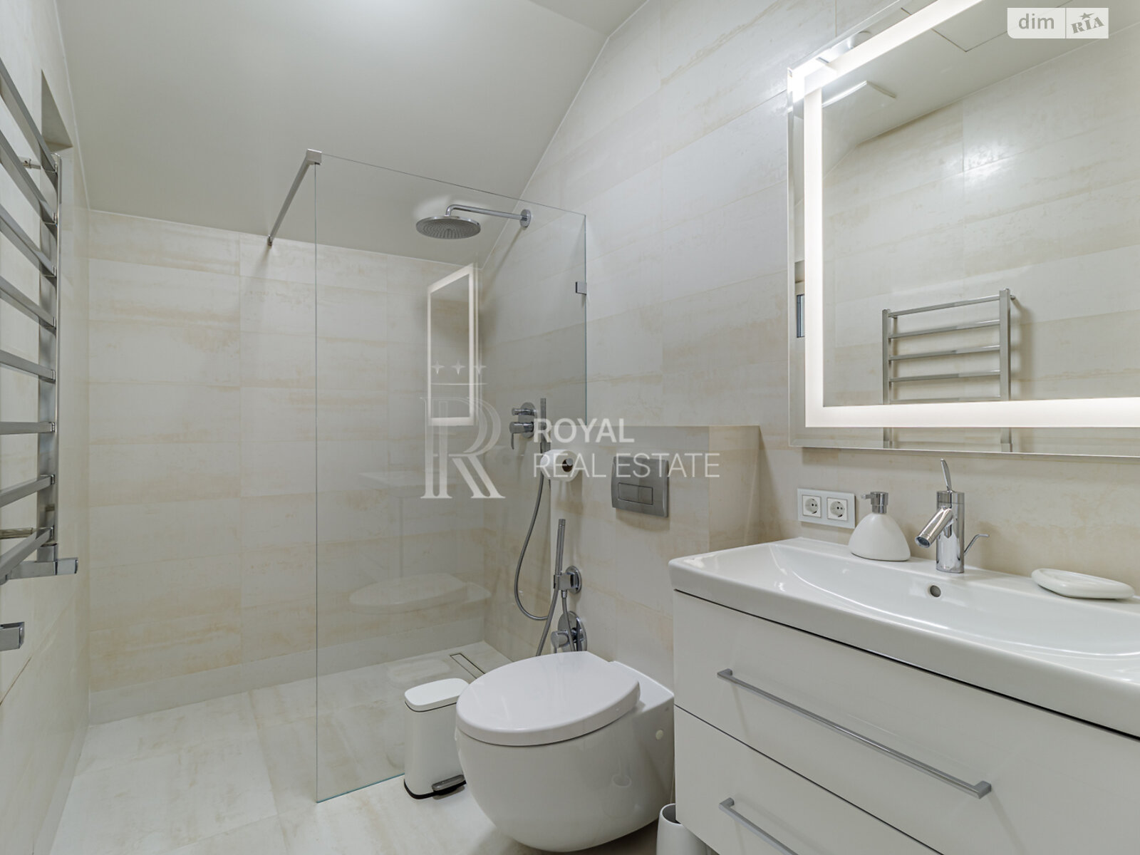 двухэтажный дом с верандой, 1000 кв. м, кирпич. Сдается помесячно в Гостомеле фото 1