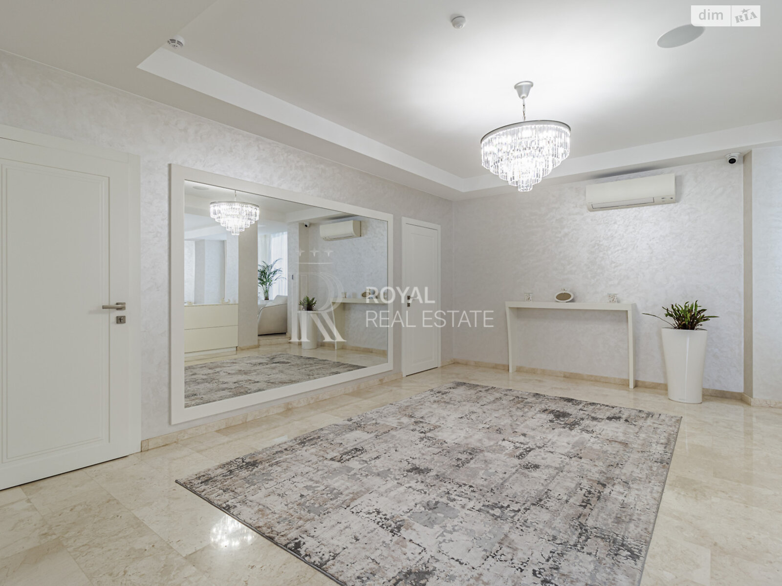 двухэтажный дом с верандой, 1000 кв. м, кирпич. Сдается помесячно в Гостомеле фото 1