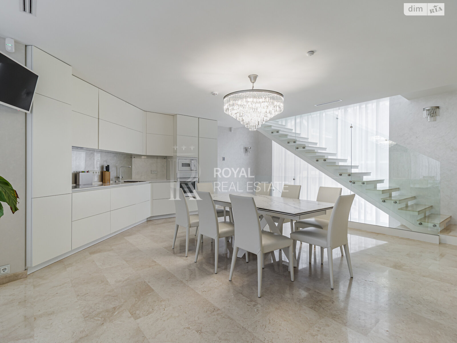 двухэтажный дом с верандой, 1000 кв. м, кирпич. Сдается помесячно в Гостомеле фото 1