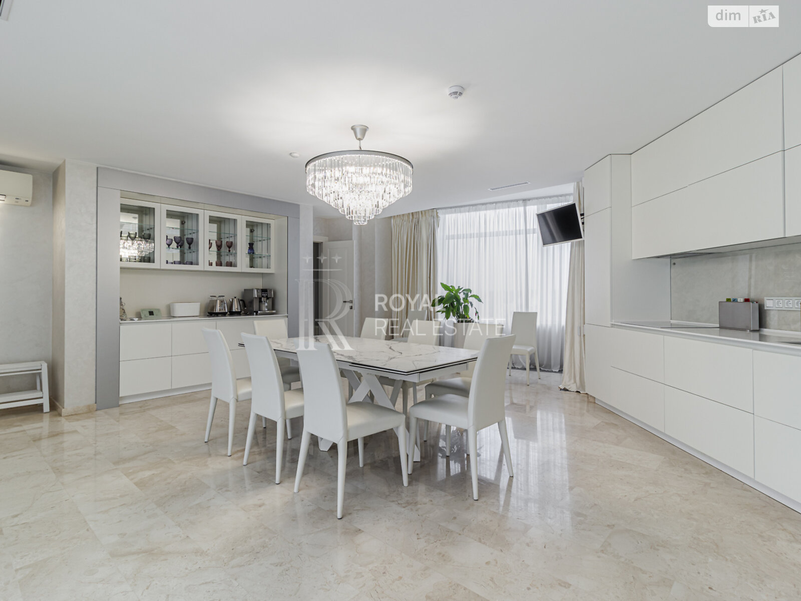 двухэтажный дом с верандой, 1000 кв. м, кирпич. Сдается помесячно в Гостомеле фото 1