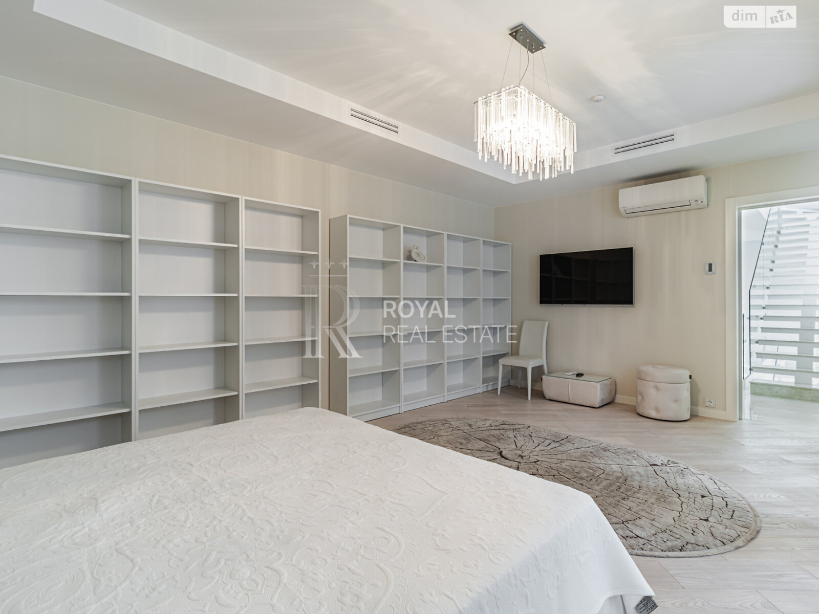 двухэтажный дом с верандой, 1000 кв. м, кирпич. Сдается помесячно в Гостомеле фото 1