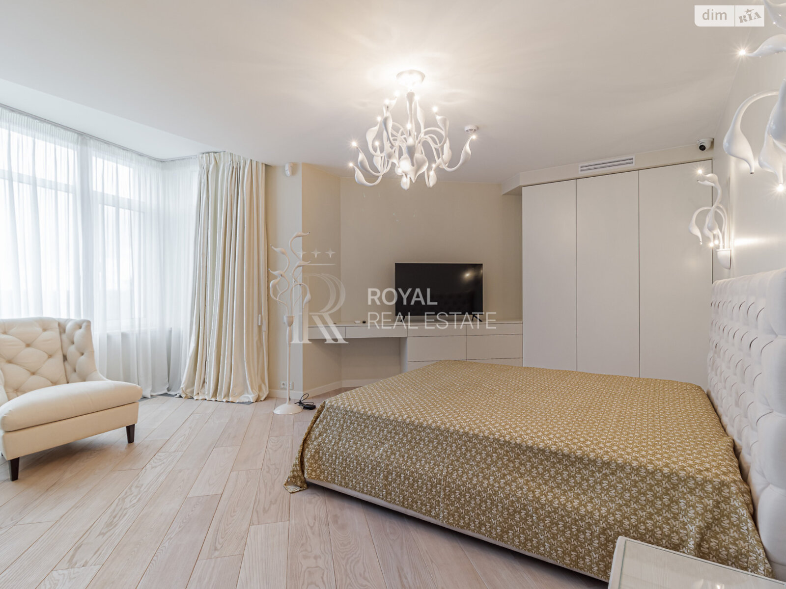 двухэтажный дом с верандой, 1000 кв. м, кирпич. Сдается помесячно в Гостомеле фото 1