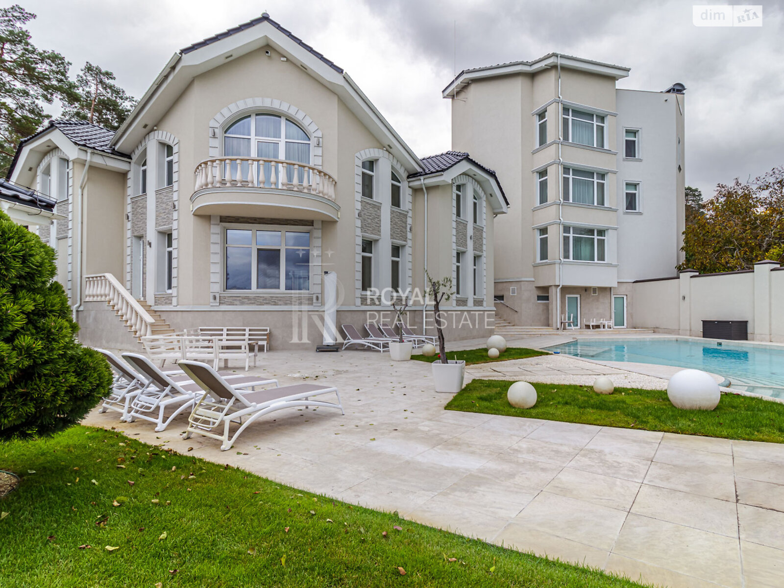 двухэтажный дом с верандой, 1000 кв. м, кирпич. Сдается помесячно в Гостомеле фото 1