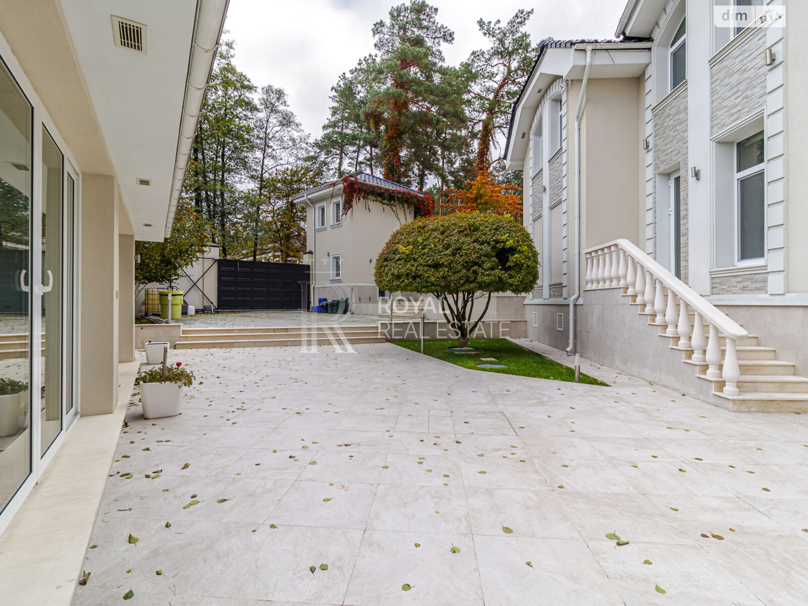 двухэтажный дом с верандой, 1000 кв. м, кирпич. Сдается помесячно в Гостомеле фото 1