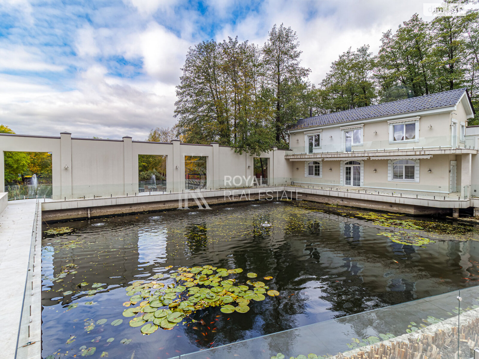 двухэтажный дом с верандой, 1000 кв. м, кирпич. Сдается помесячно в Гостомеле фото 1